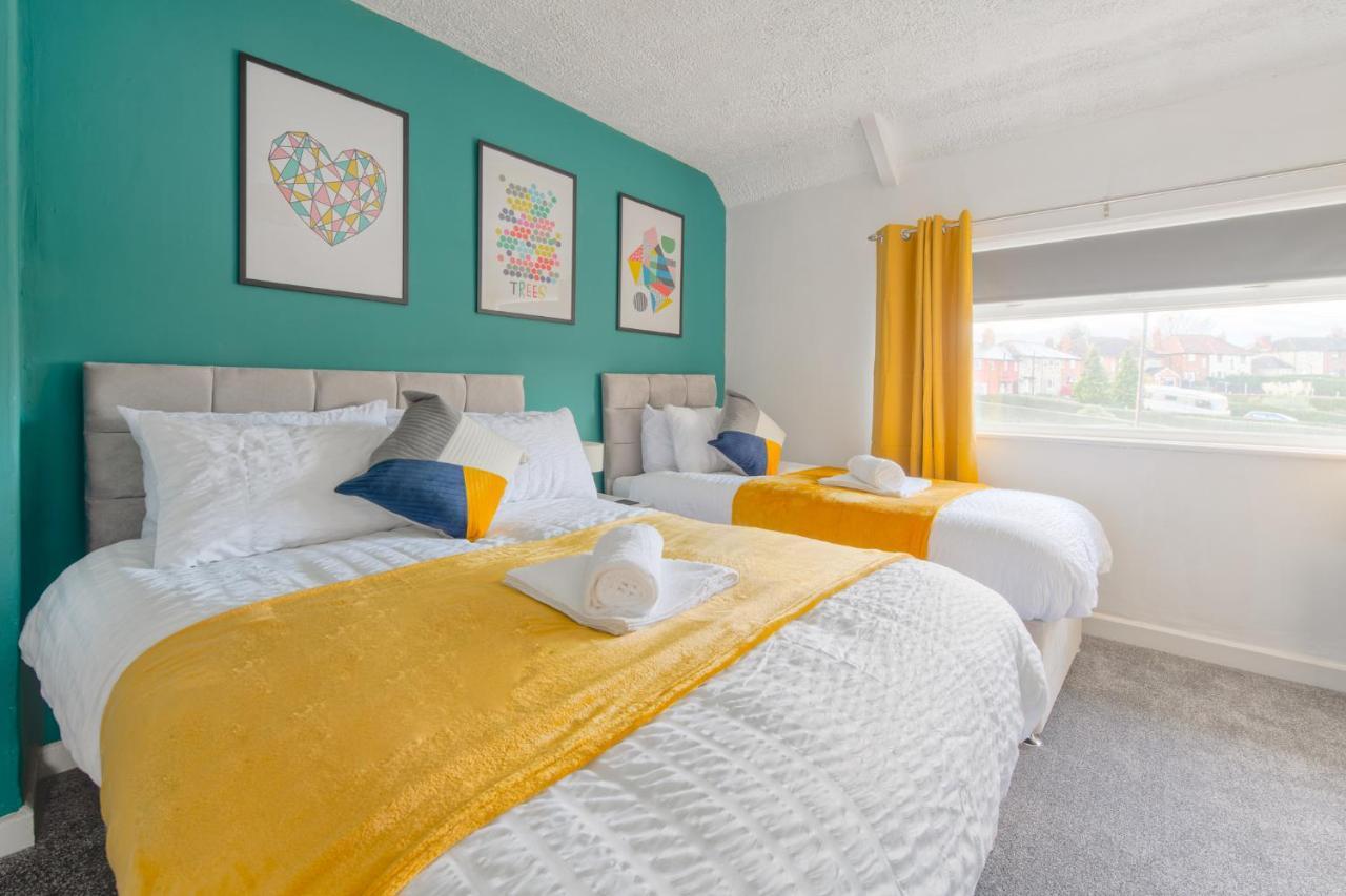 Rookwood House - Spacious Home With Free Parking - Short Stay Leeds ลีดส์ ภายนอก รูปภาพ