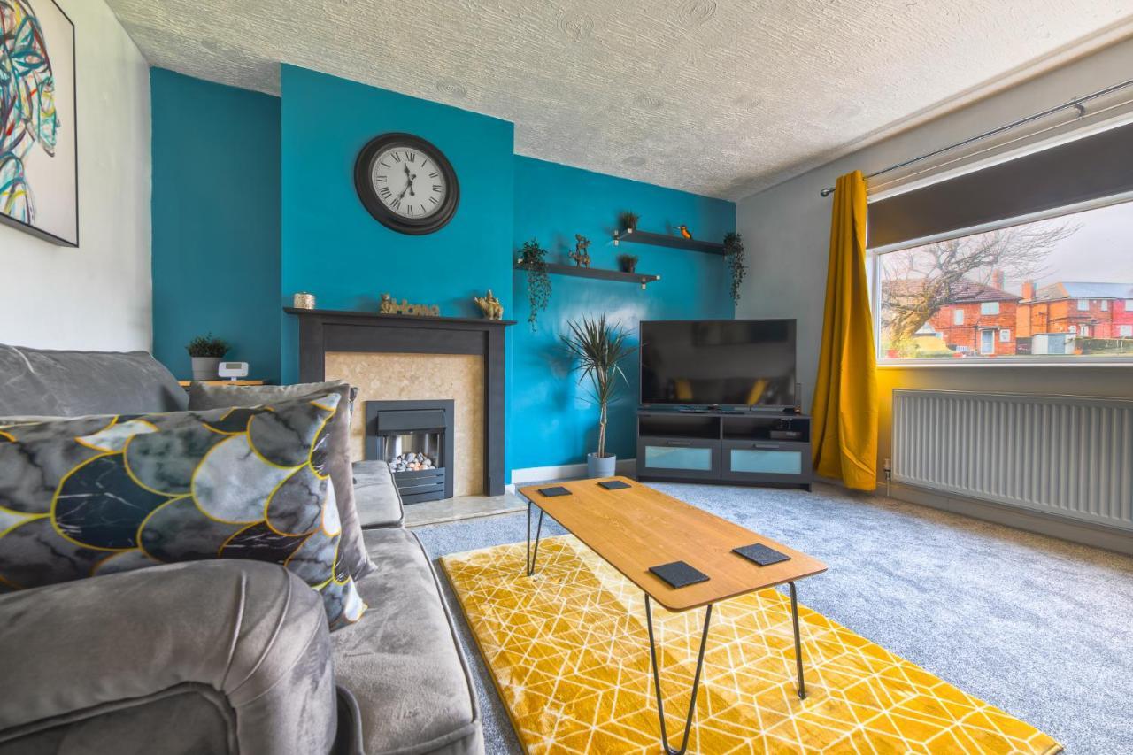 Rookwood House - Spacious Home With Free Parking - Short Stay Leeds ลีดส์ ภายนอก รูปภาพ