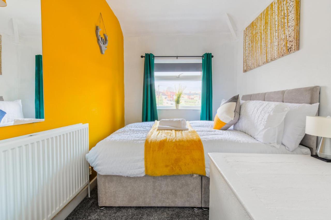 Rookwood House - Spacious Home With Free Parking - Short Stay Leeds ลีดส์ ภายนอก รูปภาพ