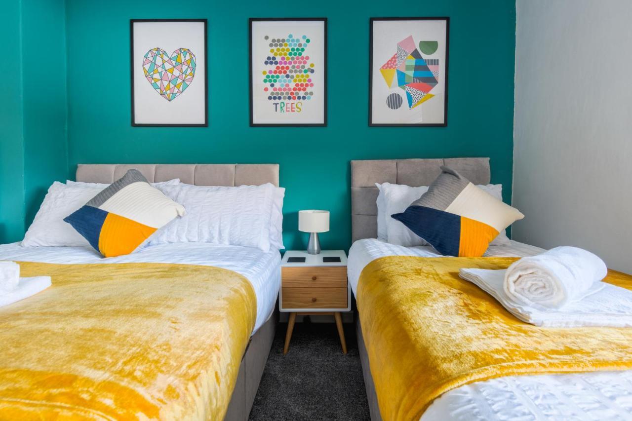 Rookwood House - Spacious Home With Free Parking - Short Stay Leeds ลีดส์ ภายนอก รูปภาพ