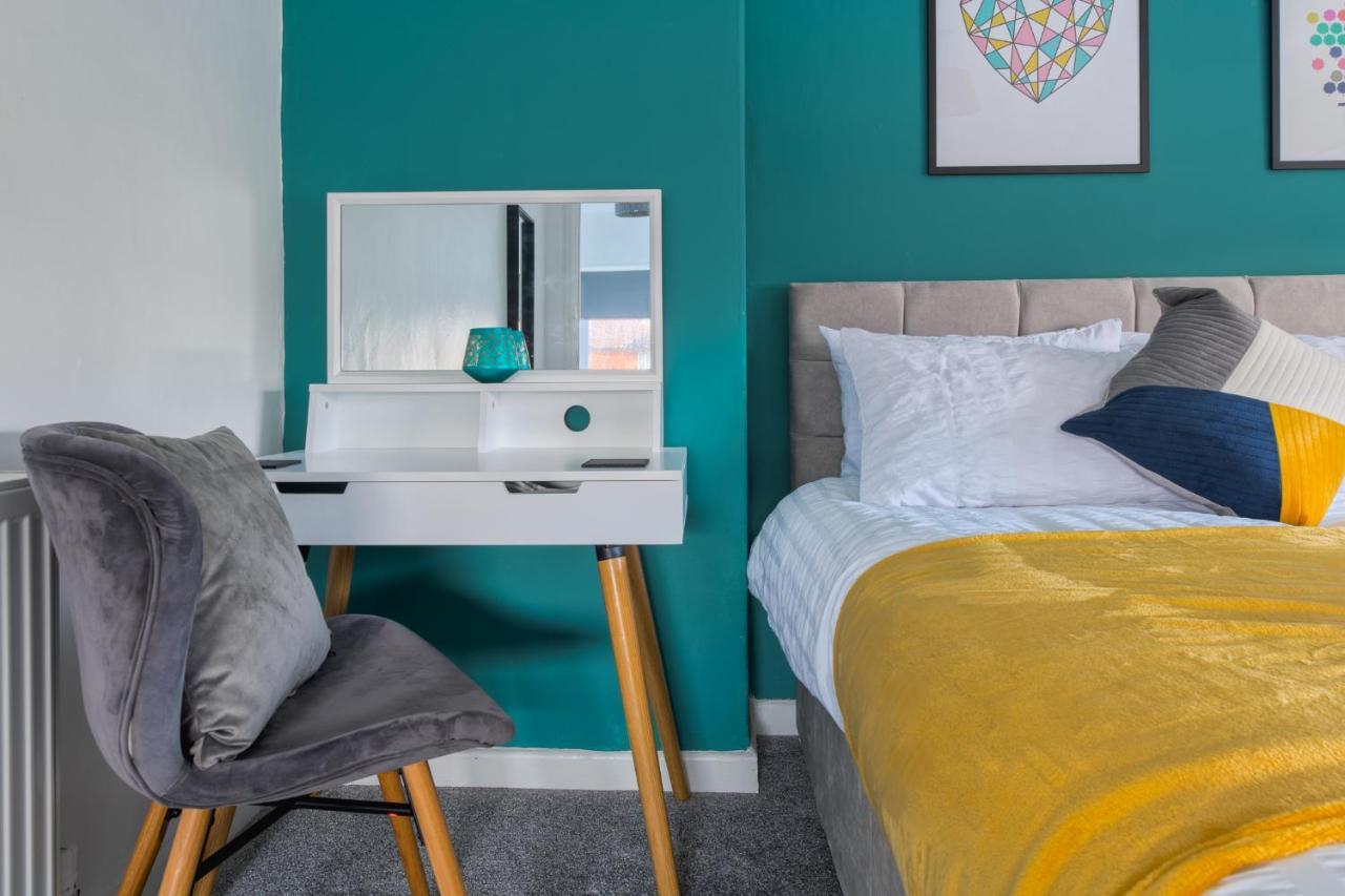 Rookwood House - Spacious Home With Free Parking - Short Stay Leeds ลีดส์ ภายนอก รูปภาพ