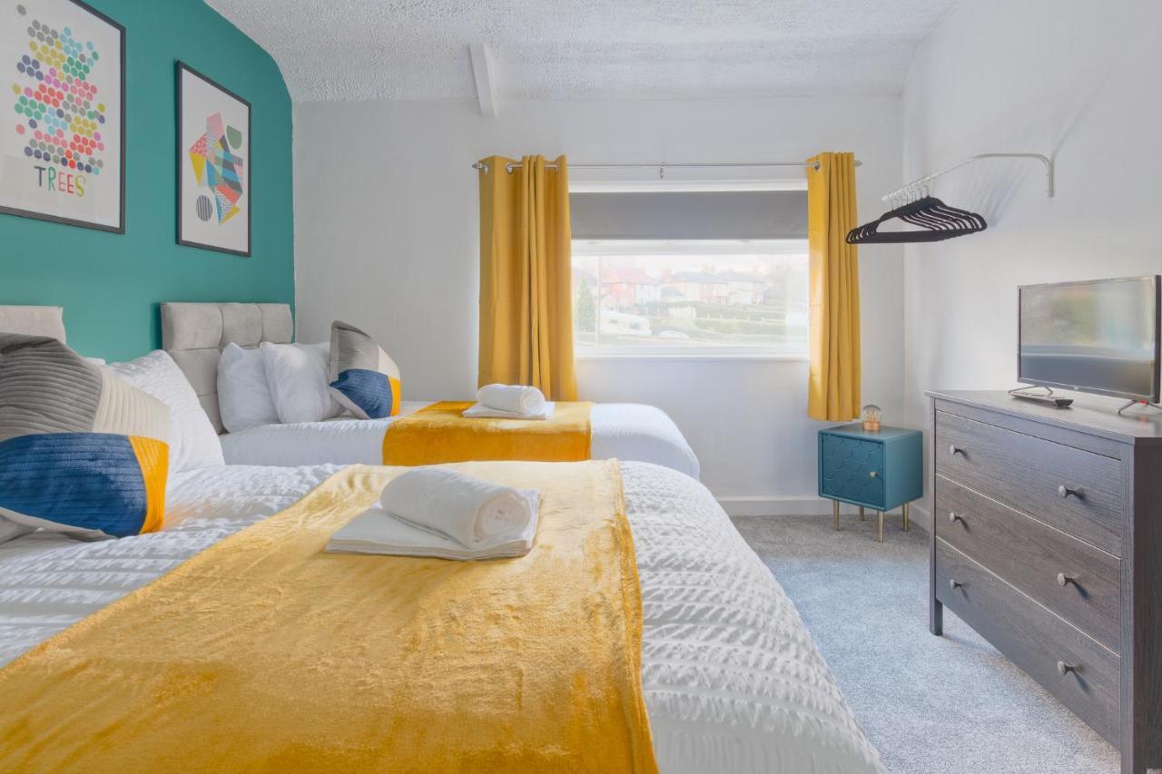 Rookwood House - Spacious Home With Free Parking - Short Stay Leeds ลีดส์ ภายนอก รูปภาพ