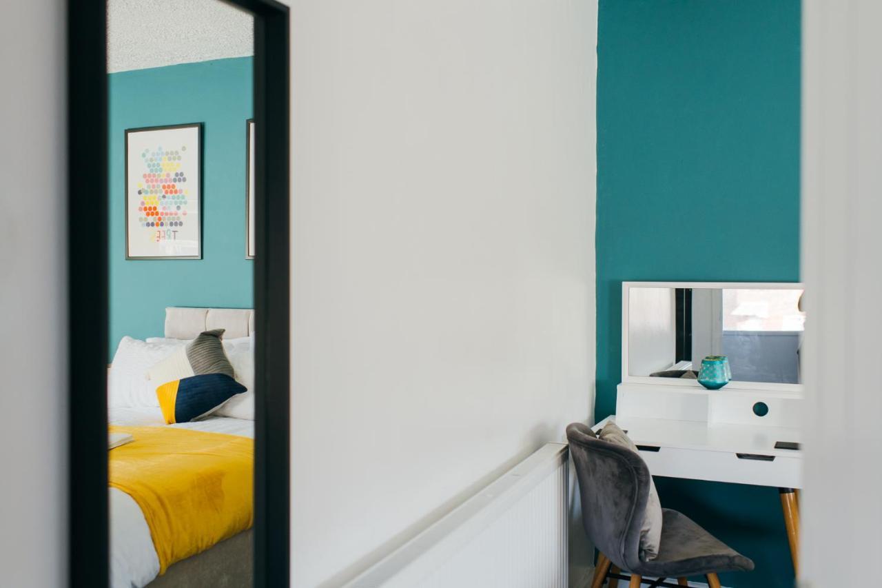 Rookwood House - Spacious Home With Free Parking - Short Stay Leeds ลีดส์ ภายนอก รูปภาพ