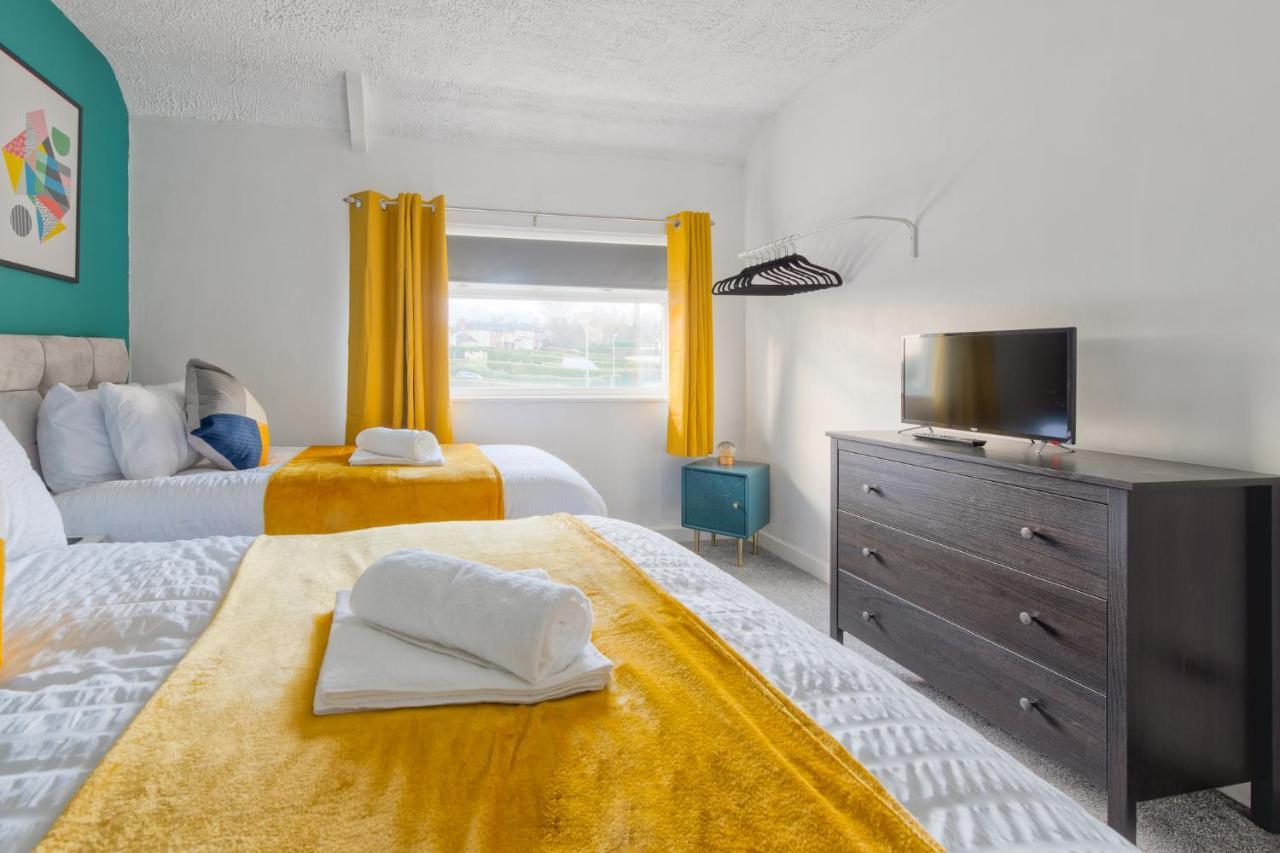 Rookwood House - Spacious Home With Free Parking - Short Stay Leeds ลีดส์ ภายนอก รูปภาพ